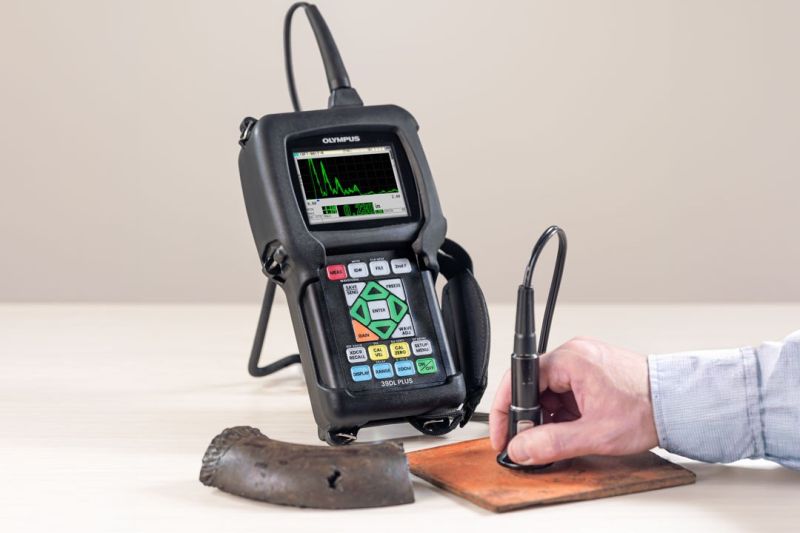 39DL PLUS™ Ultrasonic Thickness Gauge
