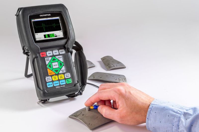 39DL PLUS™ Ultrasonic Thickness Gauge